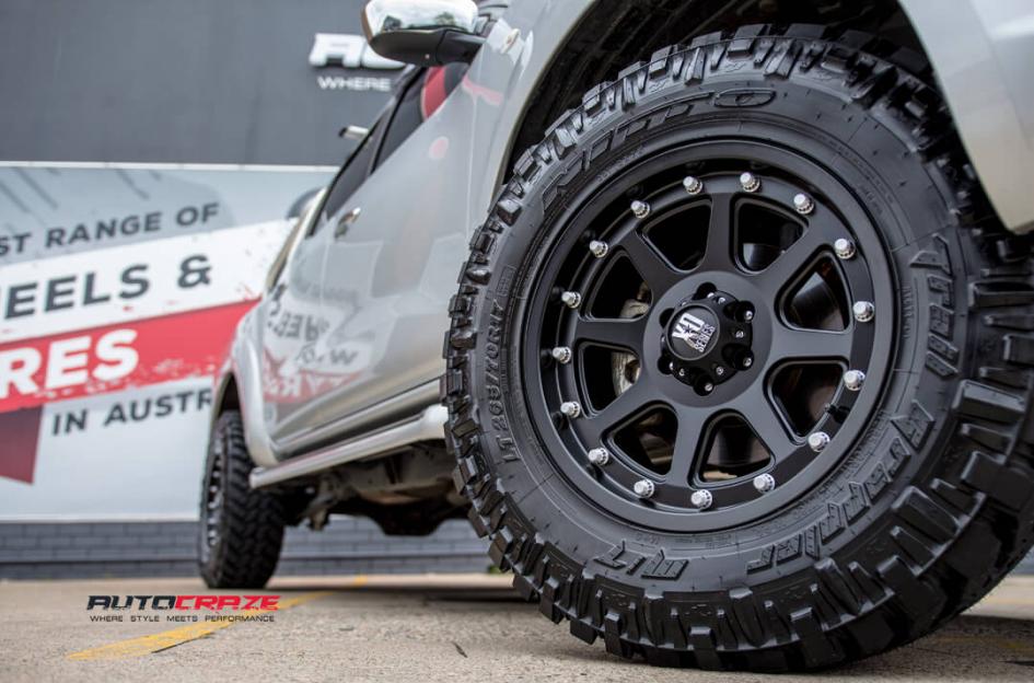NISSAN NAVARA ADDICT MATTE BLACK